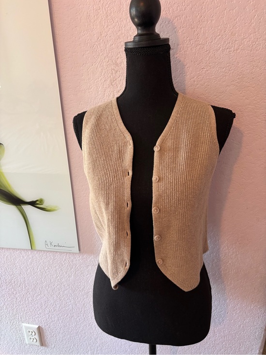 Tops - Vest size medium